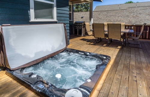 River West Haus | Amazing West Side * 2 King Suiten * Überall zu Fuß * 8-Personen-Whirlpool