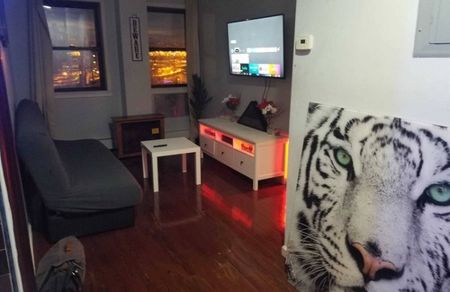 Queens Wohnung | Ambient 2BR/2BA For Groups - 15 Min to City