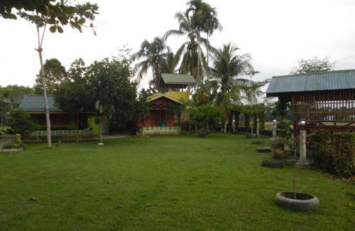 Bohorok Haus | AMBOW Homestay Jungle Trekking & Village Tour