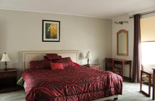 Pullman Hotel | American Travel Inn