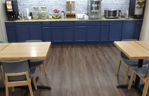 Fort Atkinson Hotel | AmericInn by Wyndham Fort Atkinson