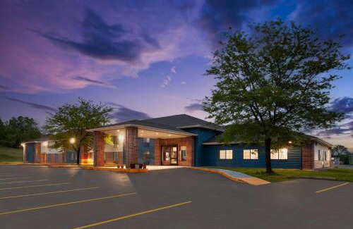 Reedsburg Hotel | AmericInn by Wyndham Reedsburg