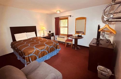 St Croix Falls Hotel | AmeriVu Inn and Suites - St. Croix Falls