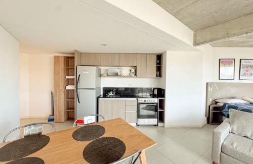 Constitucion Wohnung | Amplio Loft con balcón sobre la Av 9 de Julio 6C