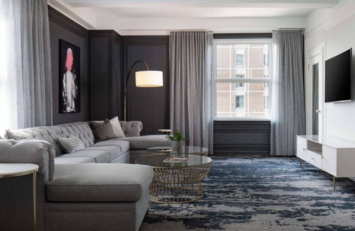 Downtown Hotel | Amway Grand Plaza, Curio Collection by Hilton