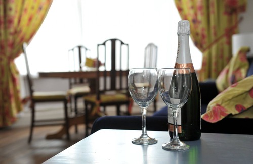 Cheltenham Hütte | An apartment that sleeps 4 guests in 1 bedroom