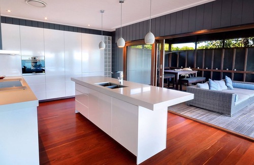 Amity Point Haus | An Awe-Inspiring Waterfront Retreat