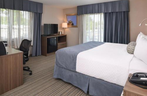 Deale Hotel | Anchored Inn at Hidden Harbor