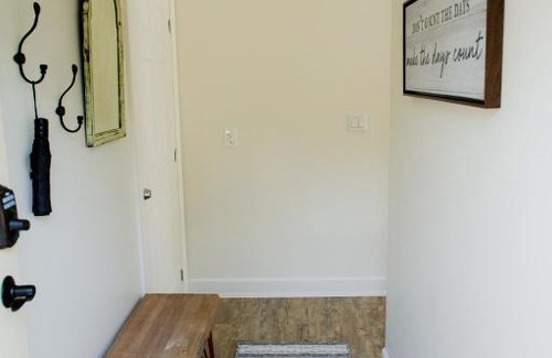 Cobble Hill Haus | AndersonLane Garden Suite l Beach Access I Kitchen