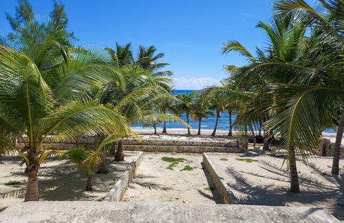 Bodden Town Wohnung | Andy's Inn 2 Bamboo Studio Suite - Charming Studio with beach access