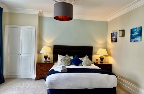 Guildford Haus | Angel Hotel