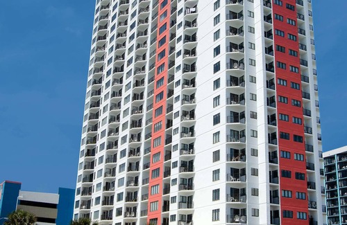 Myrtle Beach Resort | Angle Oceanfront Sun Suite mit Balkon und offiziellen Vor-Ort-Vermietungsrechten