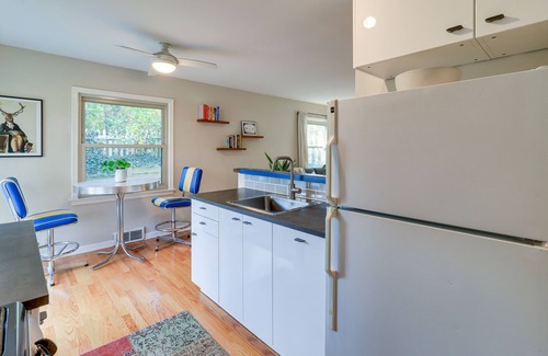 Ann Arbor Haus | Ann Arbor Home w/ Deck, 2 Mi to Michigan Stadium!