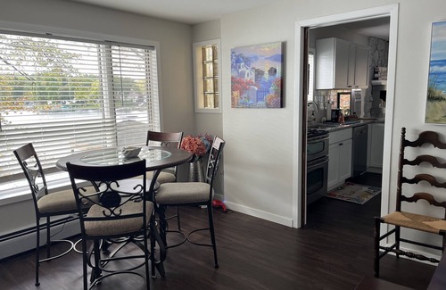 Hell Kabine | Ann Arbor long term Lake rental.30 min to Big House-