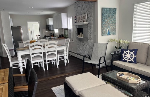 Hell Kabine | Ann Arbor long term Lake rental.30 min to Big House-