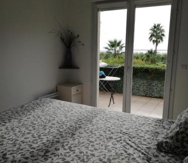 Golfe Juan Wohnung | Antibes T2 Vue mer 48m2 Terrasse Parking Piscine Plage