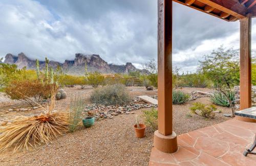 Apache Junction Haus | Apache Junction Desert Gem with Patio and Views!