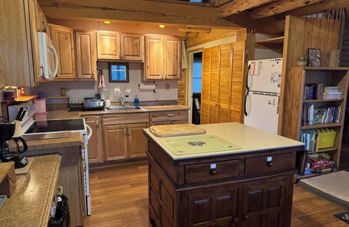 Cebolla Kabine | Apache Mesa Log Cabin Home Near Chama