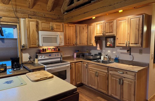 Cebolla Kabine | Apache Mesa Log Cabin Home Near Chama