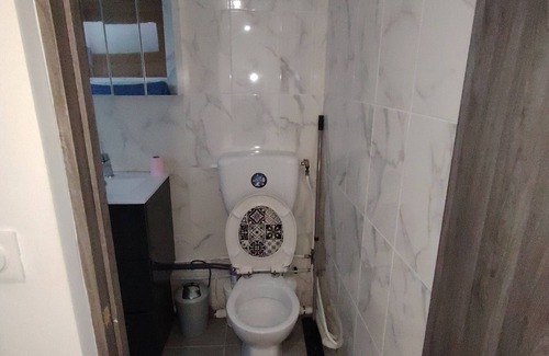Le Raincy Wohnung | Apartament in a bungalow with garden