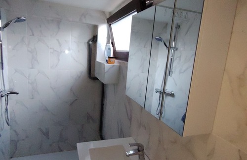 Le Raincy Wohnung | Apartament in a bungalow with garden