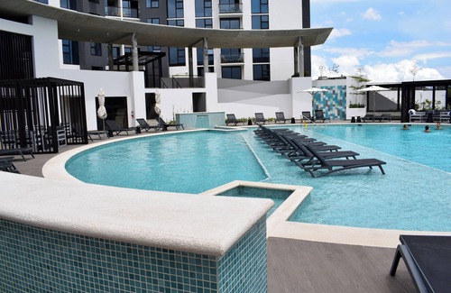 San Jose Wohnung | Apartamento con Piscina y Cómodo Espacio de Trabajo