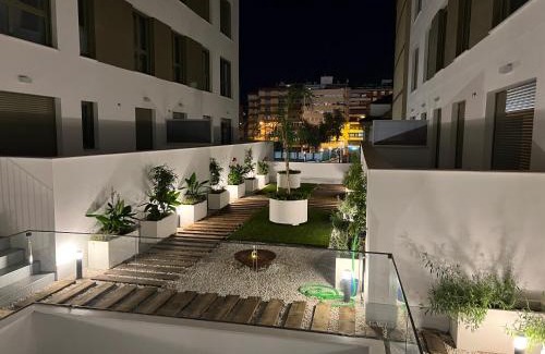 Centro Comercial Wohnung | Apartamento de Lujo Gran Capitán en el Centro