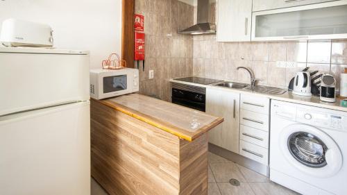 Armacao de Pera Wohnung | Apartamento Mar Ali - 200m from the beach - FREE WIFI - BY BEDZY