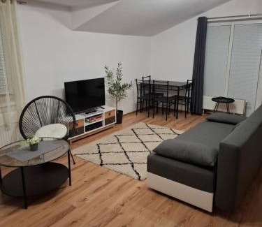 Nova Lesna Wohnung | Apartmán Fox 12