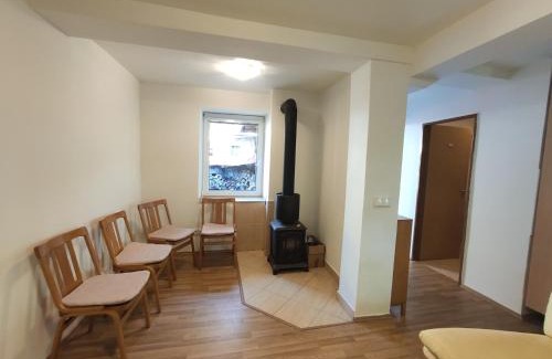 Hulin Wohnung | Apartmán Hulín, Chrášťany - bílý