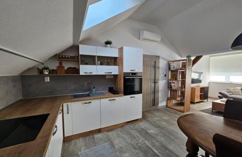 Partizanske Wohnung | Apartmán na skok od kúpeľov