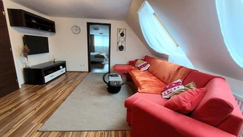 Tajov Wohnung | Apartmán Tajov pre 5-6 osôb, privatne parkovanie a terasa