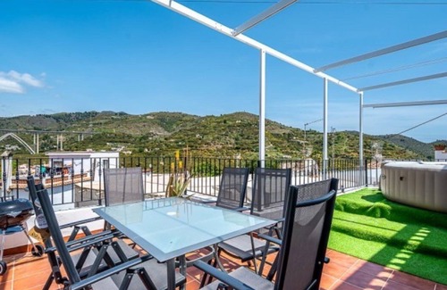 Almunecar Wohnung | Apartment 4 personen, nur 15 minuten vom meer entfernt.