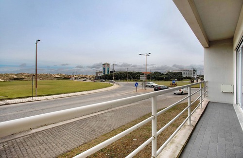 Peniche de Cima Wohnung | Ferienwohnung 'A O - Apartamento Gâmboa' mit Meerblick, Gemeinschaftsterrasse und WLAN