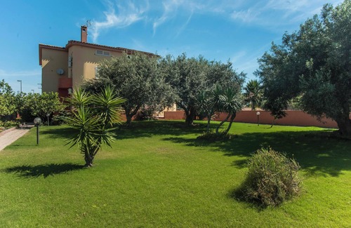 Villa San Pietro Wohnung | Apartment "Alice" with Mountain View, Wi-Fi, A/C, Terrace & Garden