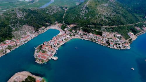 Blace Wohnung | Apartment Antun - Adriatic coast retreat