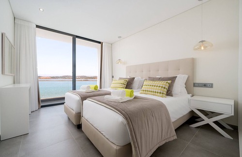 Mexilhoeira da Carregacao Wohnung | Apartment by Ideal Homes | Overlooking Arade River | Pool | Gym