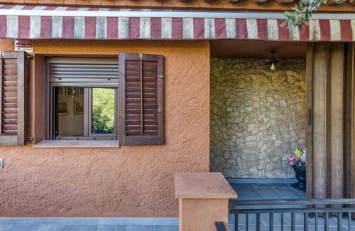 Albanya Wohnung | Apartment 'Casa En Albanyà' mit Bergblick, privater Terrasse und WLAN