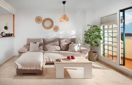 Caleta de Velez Wohnung | Ferienwohnung "Casa Baviera Golf" mit Bergblick, Gemeinschaftspool und WLAN