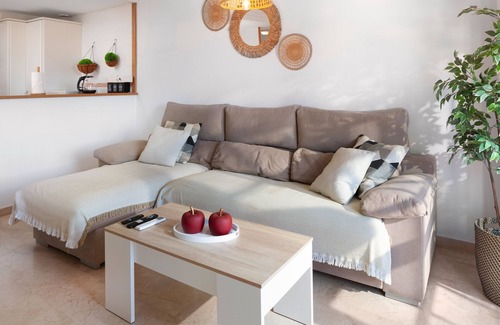 Caleta de Velez Wohnung | Ferienwohnung "Casa Baviera Golf" mit Bergblick, Gemeinschaftspool und WLAN