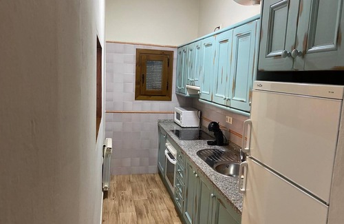 Huetor Santillan Wohnung | Ferienwohnung 'Casa Rural' mit Bergblick, Gemeinschaftspool und Wi-Fi