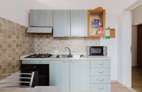 Solanas Wohnung | Ferienwohnung 'Casa Rimedia' mit Balkon, WLAN und Klimaanlage