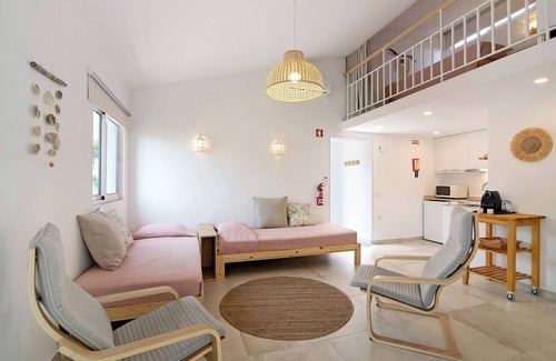 Santa Luzia Wohnung | Ferienwohnung 'Cosy Beach Loft Pedras Del Rei' mit Gemeinschaftspool, WLAN und Klimaanlage