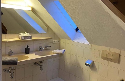 Gimmeldingen Wohnung | Ferienwohnung Schönblick - Appartement/Fewo, Dusche und Bad, WC, 2 Schlafräum