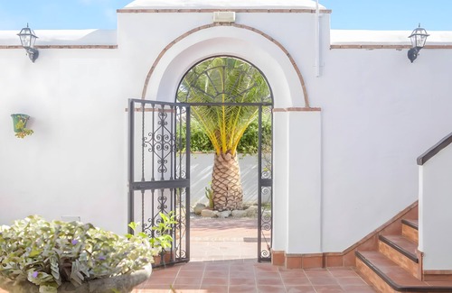 Barbate Wohnung | Apartment 'El Olivo' with Shared Pool, Wi-Fi and Air Conditioning