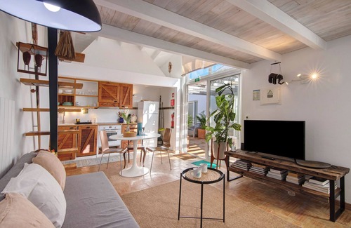 Vila Real Santo Antonio Wohnung | Ferienwohnung 'Estúdio Casa Do Limoeiro' mit privatem Garten, Wi-Fi und Klimaanlage