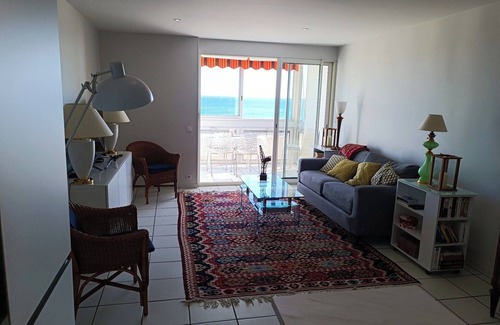 Le Port Wohnung | Apartment facing the sea