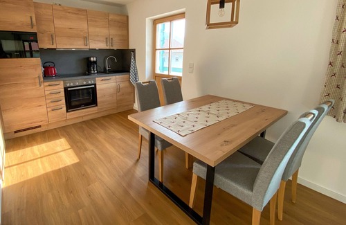 Ruhpolding Wohnung | Ferienwohnung Herzblatt 65 qm, 2 Schlafz., Wohnzimmer mit Küche, 4 Pers, WLAN