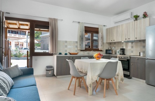 Panormos Wohnung | Ferienwohnung 'Iliana 1' mit Bergblick, Wi-Fi und Klimaanlage