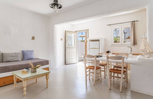 Kastraki Wohnung | Ferienwohnung in einem Hotel 'Irida Earthly 2bedroom Apartment' mit Meerblick, WLAN und Klimaanlage